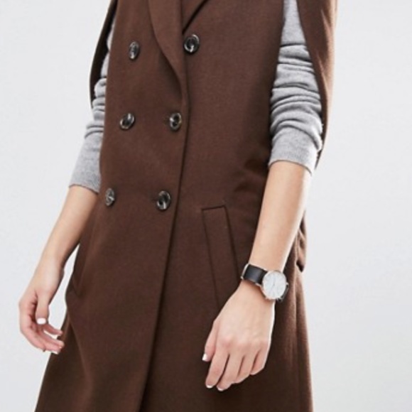 ASOS Sleeveless Cape with Double Breasted Detail - Picture 3 of 6